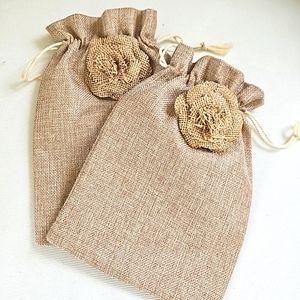 GIFT BAGS (2) Burlap Drawstring Gift Bags With Decorative Flower Tan NEW